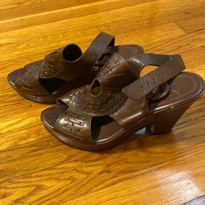 Frye Boots brown leather heeled sandals womens 9